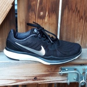 Nike training in season TR7 athletic workout shoes